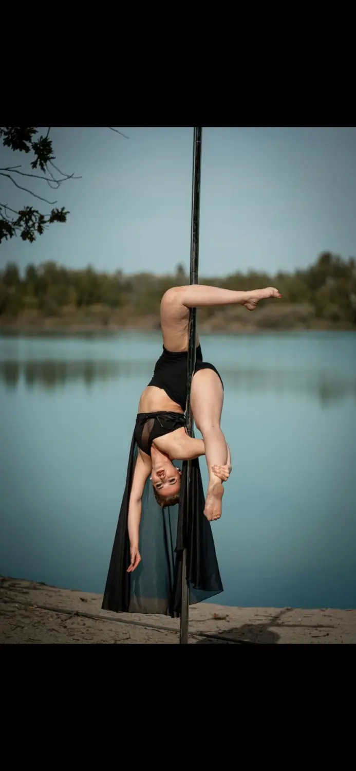 Ein tanzendes Mädchen von Pole Dance Lahr 